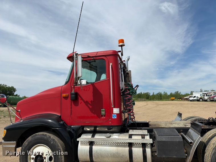 image for item FK0216 2007 International 9200i semi truck