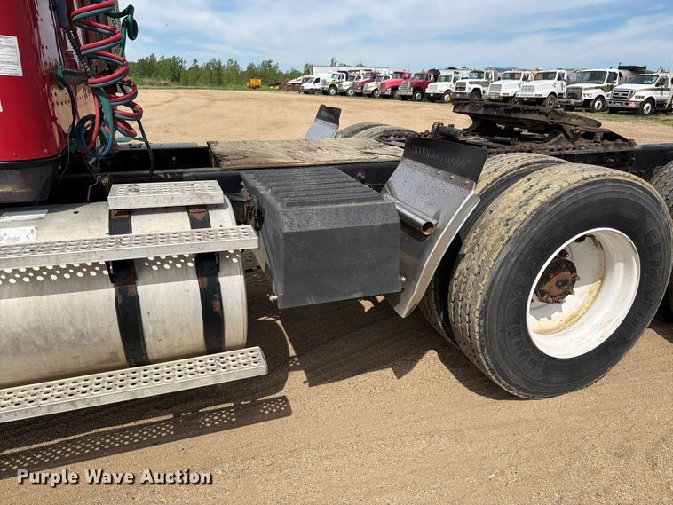 image for item FK0216 2007 International 9200i semi truck