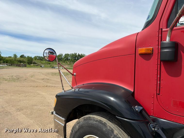 image for item FK0216 2007 International 9200i semi truck