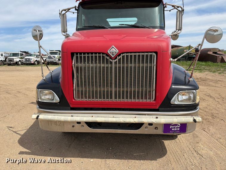 image for item FK0216 2007 International 9200i semi truck