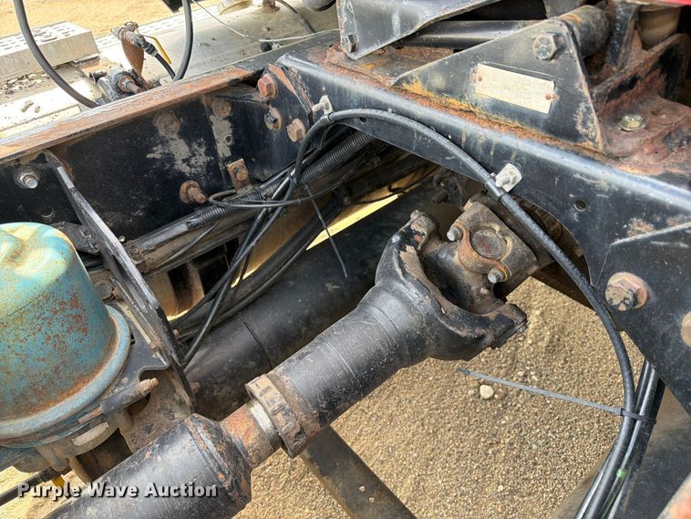 image for item FK0216 2007 International 9200i semi truck