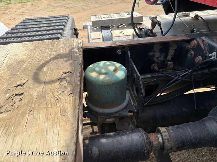 image for item FK0216 2007 International 9200i semi truck