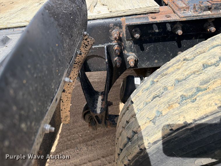 image for item FK0216 2007 International 9200i semi truck