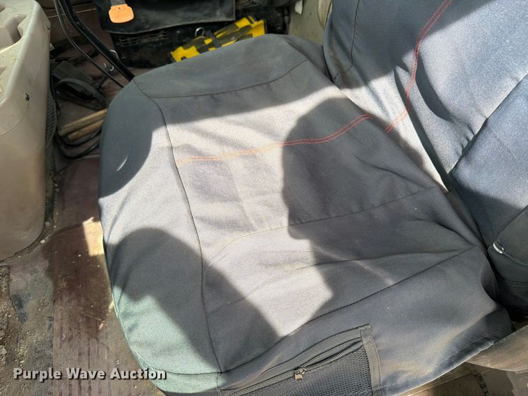 image for item FK0216 2007 International 9200i semi truck