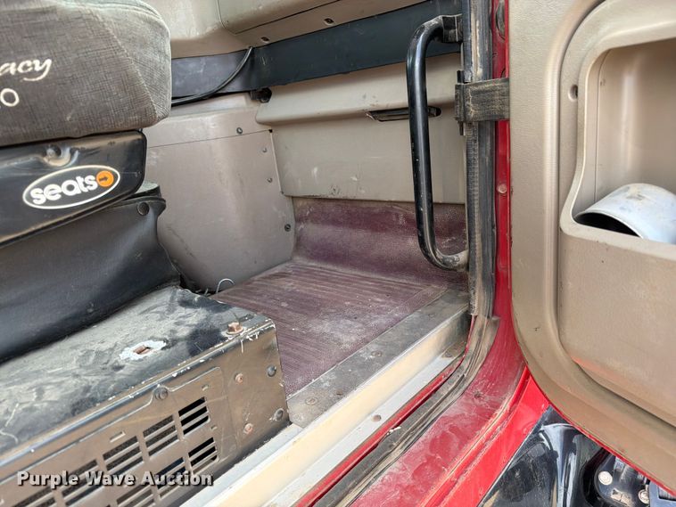 image for item FK0216 2007 International 9200i semi truck