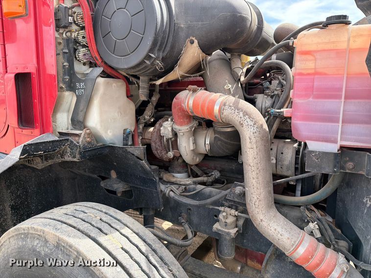 image for item FK0216 2007 International 9200i semi truck