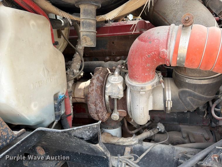 image for item FK0216 2007 International 9200i semi truck