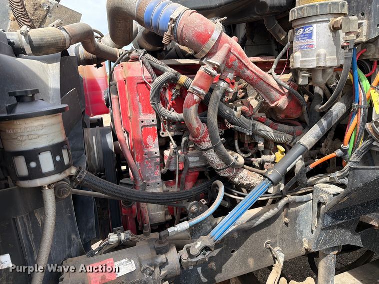 image for item FK0216 2007 International 9200i semi truck