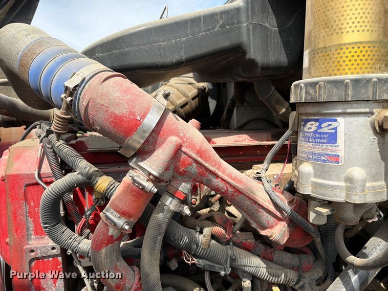 image for item FK0216 2007 International 9200i semi truck