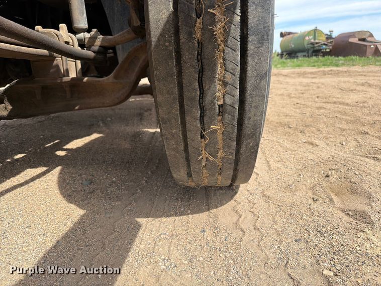 image for item FK0216 2007 International 9200i semi truck