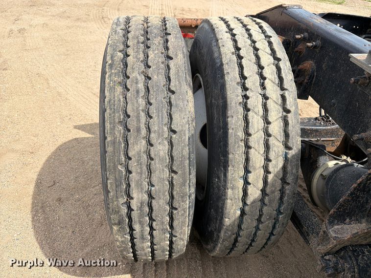 image for item FK0216 2007 International 9200i semi truck