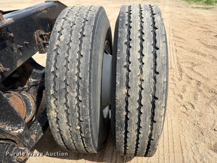 image for item FK0216 2007 International 9200i semi truck