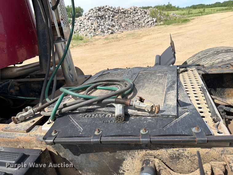 image for item FK0217 2001 International 9100i semi truck