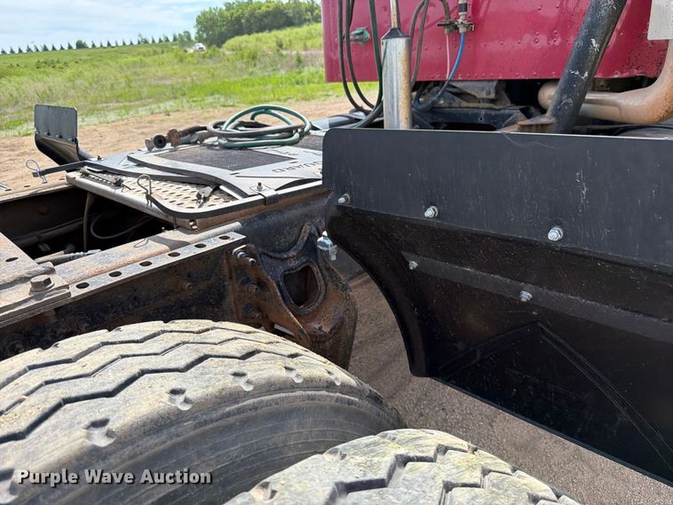 image for item FK0217 2001 International 9100i semi truck