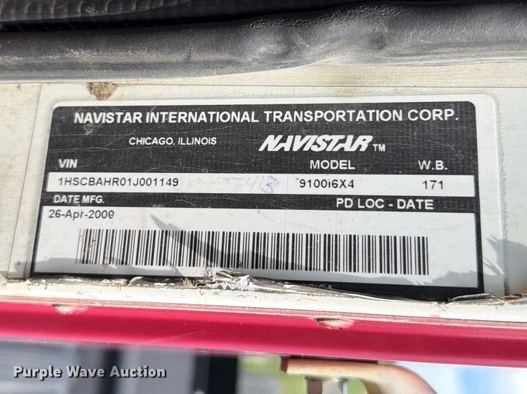 image for item FK0217 2001 International 9100i semi truck