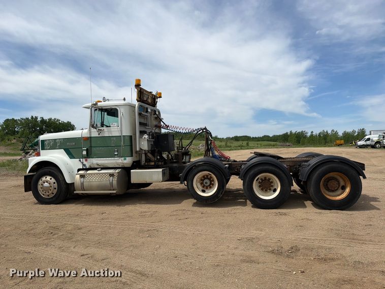 image for item FK0218 1999 International 9309 semi truck