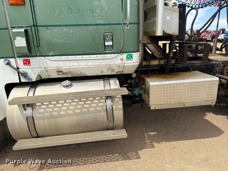 image for item FK0218 1999 International 9309 semi truck