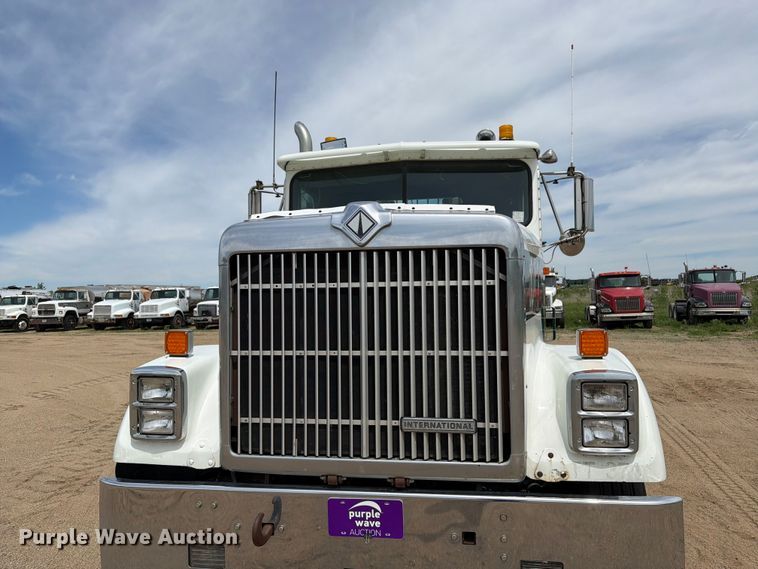image for item FK0218 1999 International 9309 semi truck