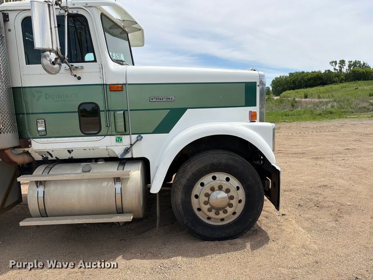 image for item FK0218 1999 International 9309 semi truck