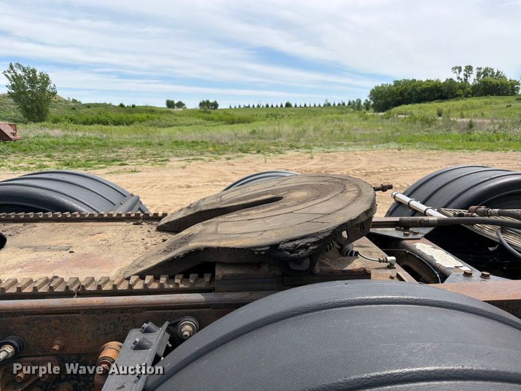 image for item FK0218 1999 International 9309 semi truck