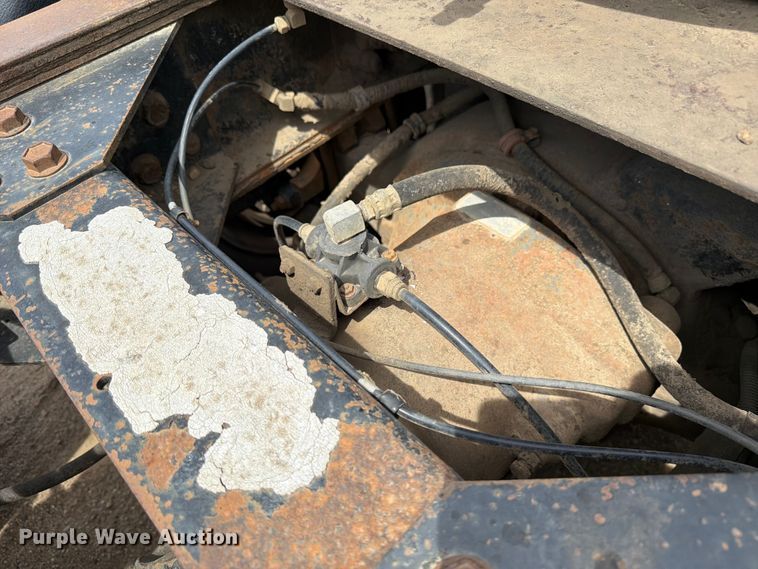 image for item FK0218 1999 International 9309 semi truck