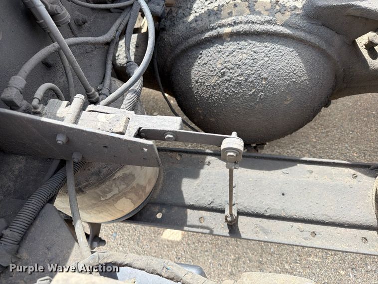 image for item FK0218 1999 International 9309 semi truck