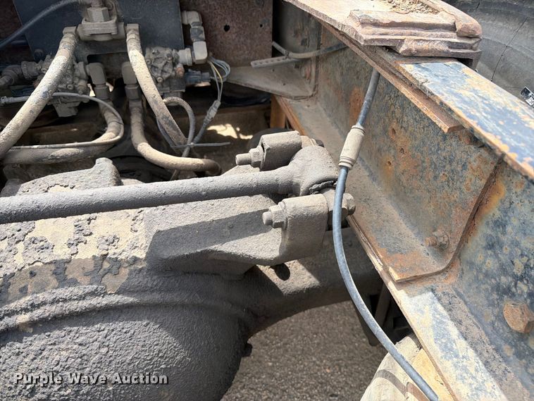 image for item FK0218 1999 International 9309 semi truck