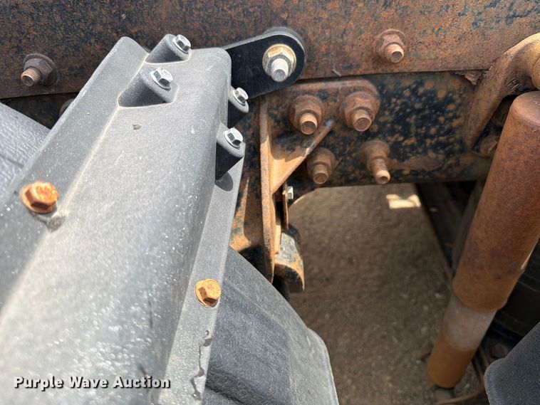 image for item FK0218 1999 International 9309 semi truck