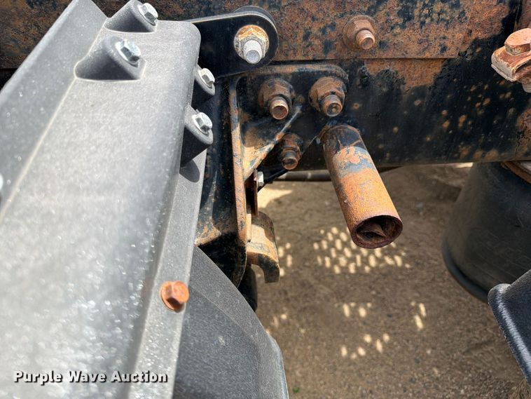 image for item FK0218 1999 International 9309 semi truck