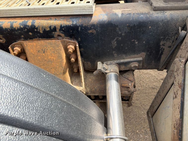image for item FK0218 1999 International 9309 semi truck