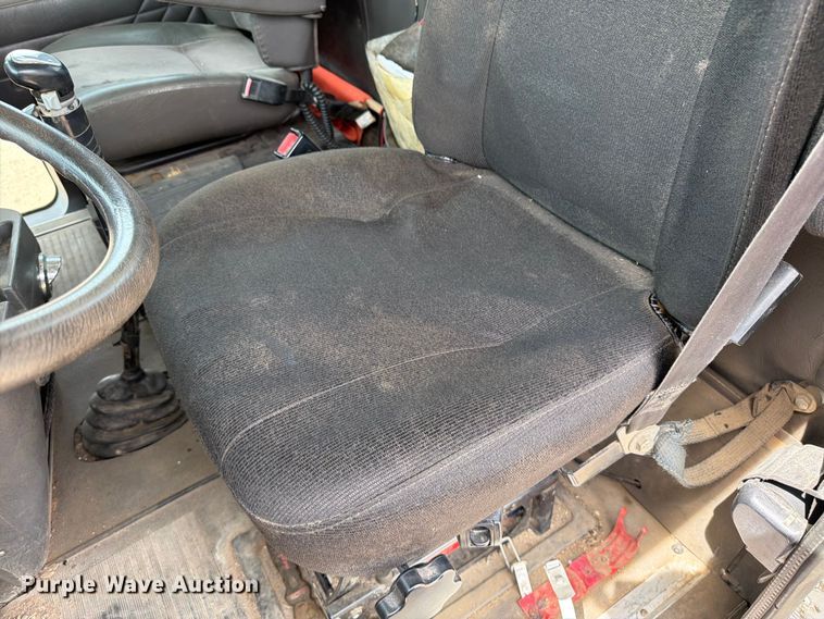 image for item FK0218 1999 International 9309 semi truck