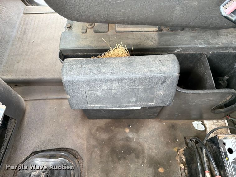 image for item FK0218 1999 International 9309 semi truck
