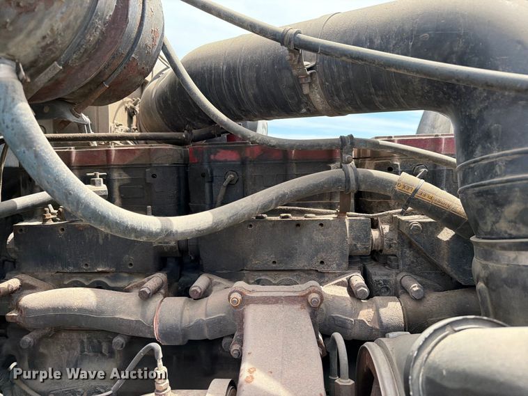 image for item FK0218 1999 International 9309 semi truck