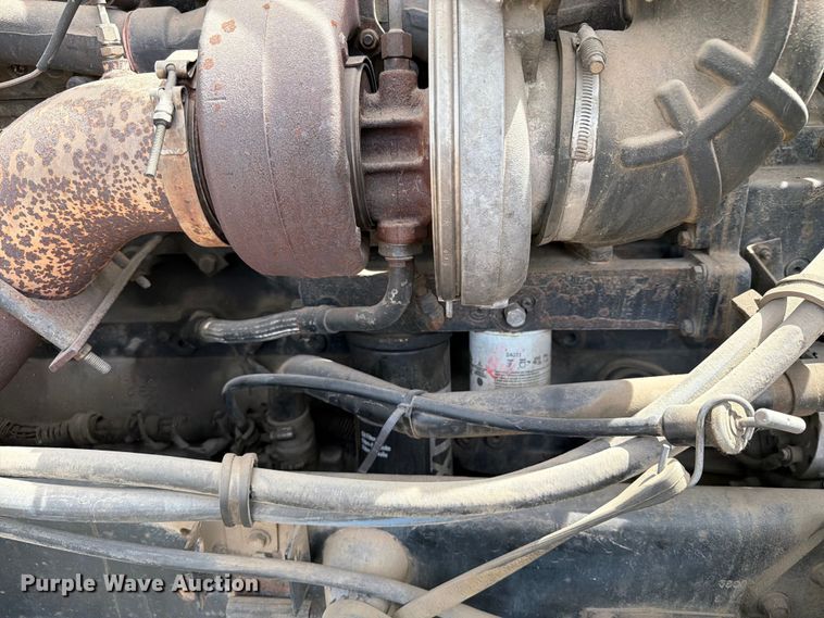 image for item FK0218 1999 International 9309 semi truck