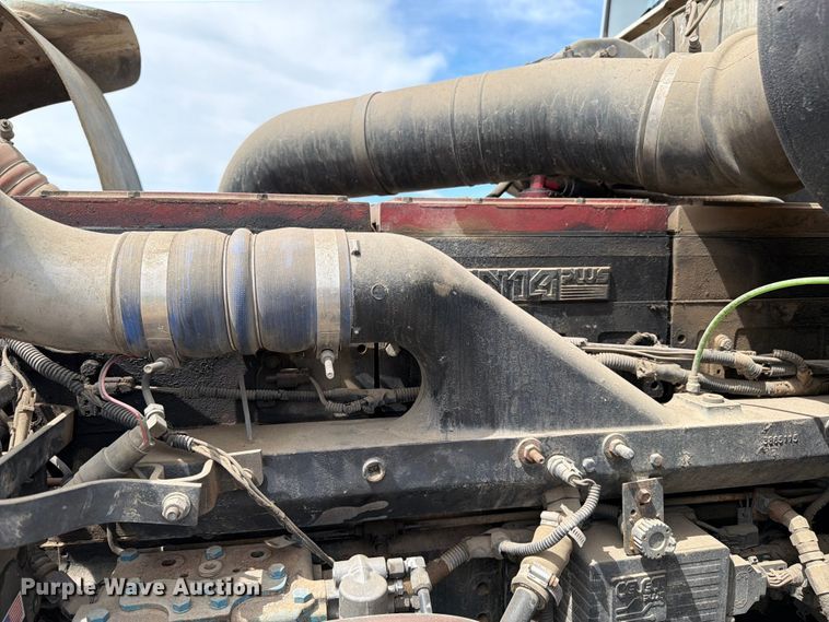 image for item FK0218 1999 International 9309 semi truck