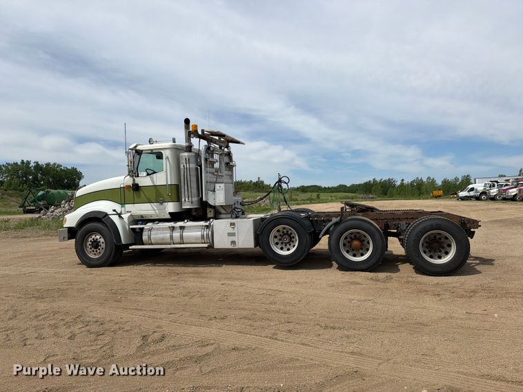 image for item FK0219 2015 International 5900i semi truck