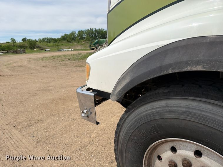 image for item FK0219 2015 International 5900i semi truck