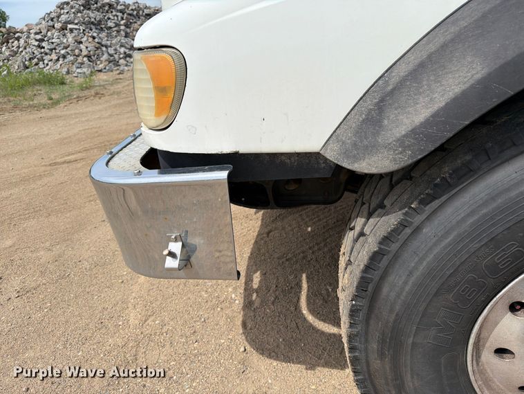 image for item FK0219 2015 International 5900i semi truck