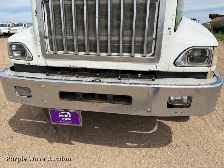 image for item FK0219 2015 International 5900i semi truck