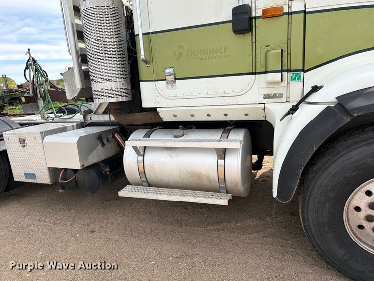 image for item FK0219 2015 International 5900i semi truck