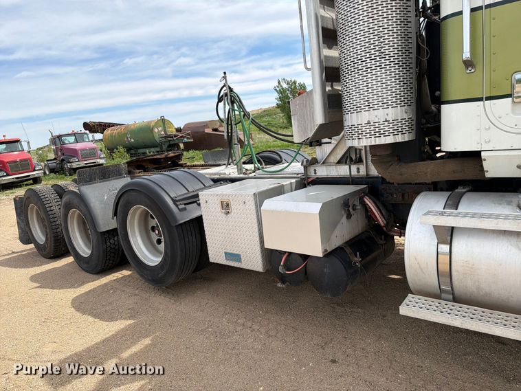 image for item FK0219 2015 International 5900i semi truck
