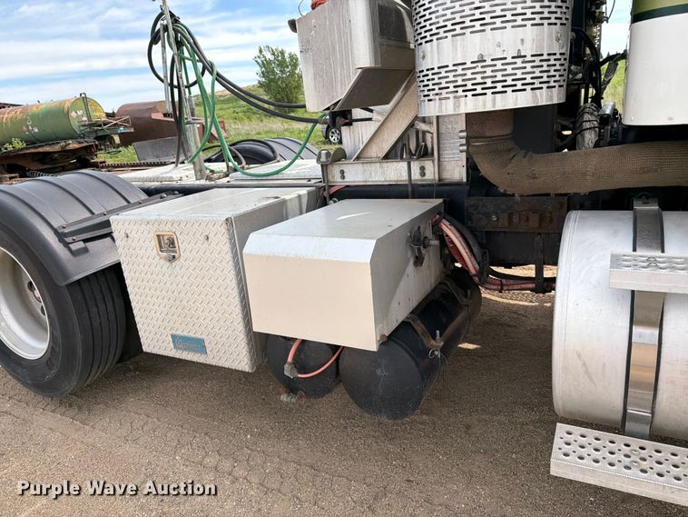 image for item FK0219 2015 International 5900i semi truck