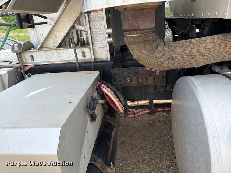 image for item FK0219 2015 International 5900i semi truck