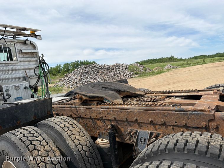 image for item FK0219 2015 International 5900i semi truck