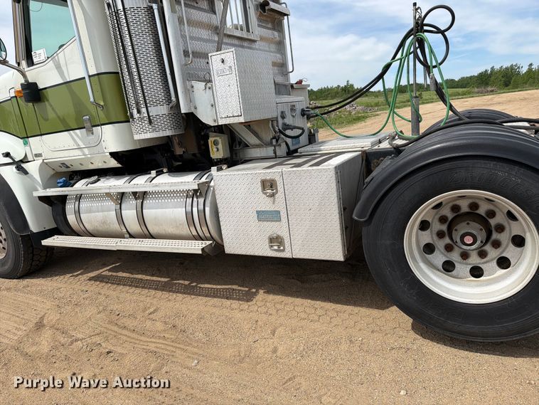 image for item FK0219 2015 International 5900i semi truck
