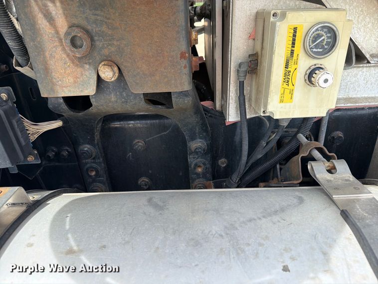 image for item FK0219 2015 International 5900i semi truck