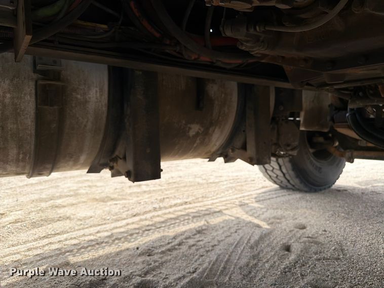 image for item FK0219 2015 International 5900i semi truck