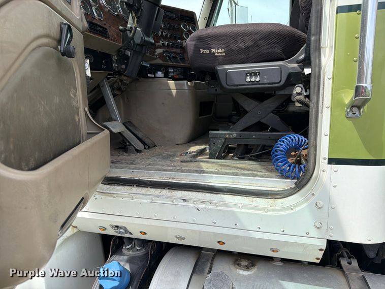 image for item FK0219 2015 International 5900i semi truck