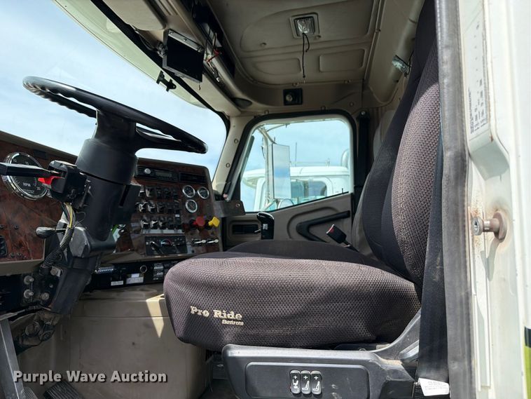 image for item FK0219 2015 International 5900i semi truck