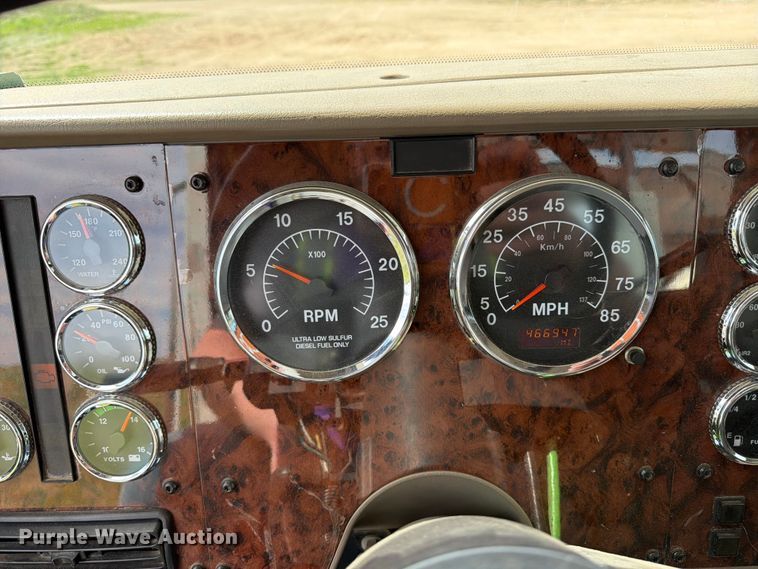 image for item FK0219 2015 International 5900i semi truck